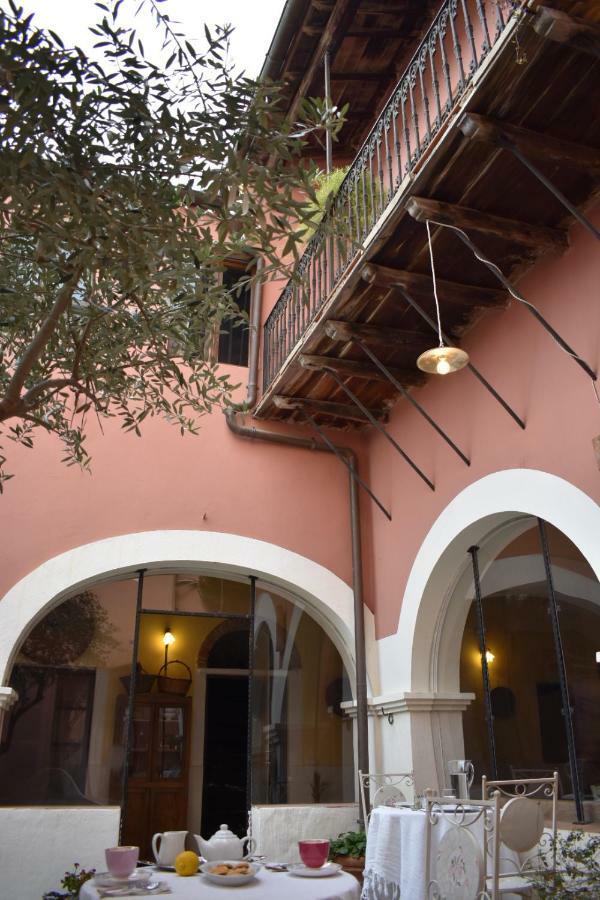 Casa Camboni-Dimora Storica Bed & Breakfast 산 비토 외부 사진